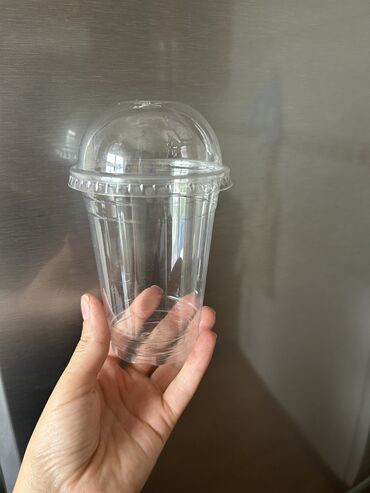пластиковые стаканы с крышкой: Остались последние одноразовые стаканы .Цена 8сомов за штуку. Есть