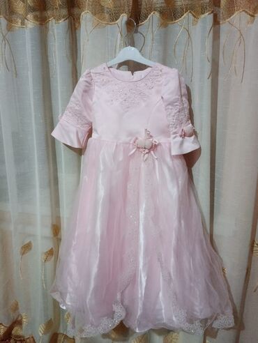 детское платье бишкек: Детское платье, цвет - Розовый, Б/у