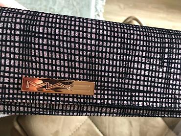 klaç: Anastasiya gel gash ucun 30 man,urban decay fiksator 40 man,mac klac — 2