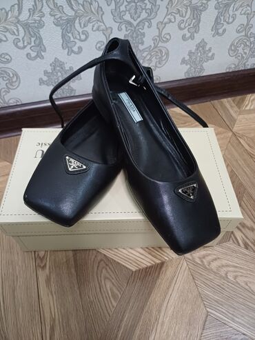 обувь из италии: Балетки PRADA производство Италия оригинал