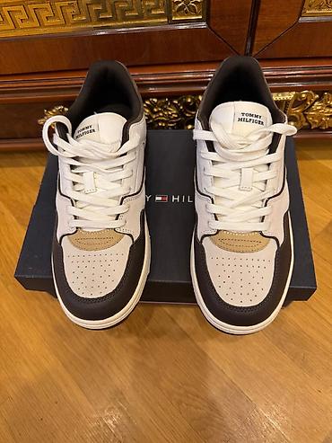 Original Tommy Hilfiger krossovkasi yenidi demek olar 1 defe geyinilib — 1