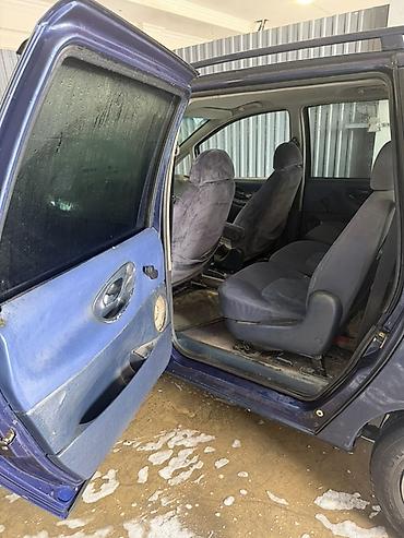 Seat: Seat Alhambra: 0.2 l | 1999 il Van/Minivan — 4