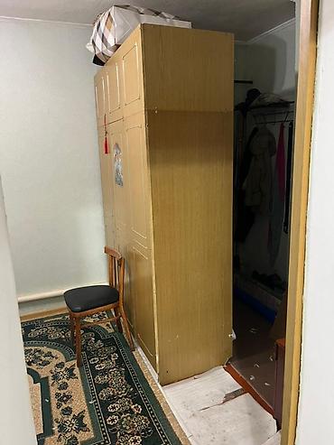Продажа коттеджей и домов: Дом находится город Балыкчы. Заезжай и живи. Есть септик. Рядом с — 10