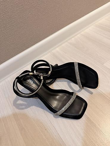 Босоножки, сандалии, шлепанцы: Босоножки, 36, 36.5, 37, Zara, Новый, цвет - Черный, Бесплатная доставка — 1