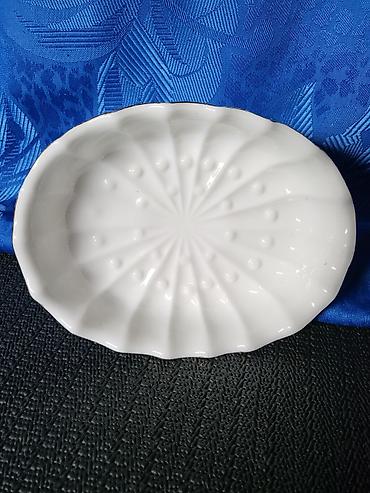 Ostalo posuđe: Porcelanska bombonijera 1970/80te godine. Bombonijera perfektna — 8