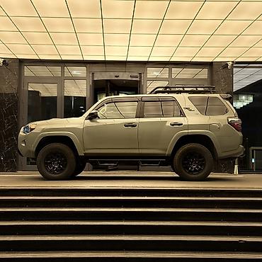 Toyota 4Runner: 2023 г., 4 л, Автомат, Бензин, Внедорожник