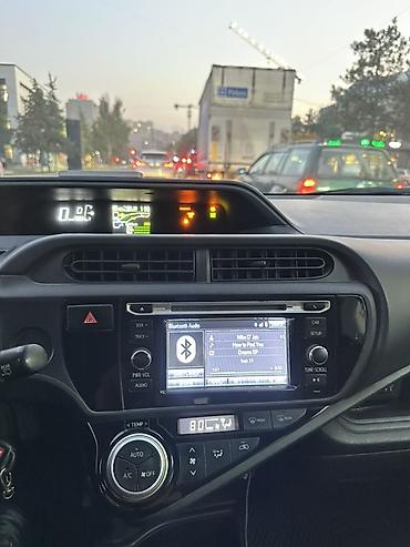 100: Toyota Prius C: 2015 г., 1.5 л, Автомат, Гибрид, Хэтчбэк — 6