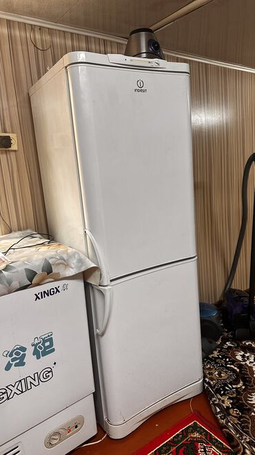ремонт холодильников в карабалте: Холодильник Indesit, Б/у, Двухкамерный