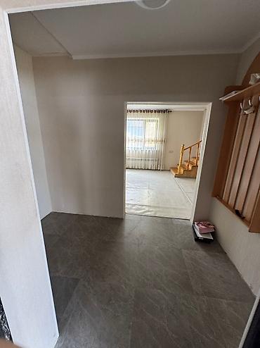 Продажа коттеджей и домов: Продаю Дом 🏡 💵Цена: 350 000$ 📏Площадь: 200 кв.м. 🏠1 этаж: зал, кухня — 3