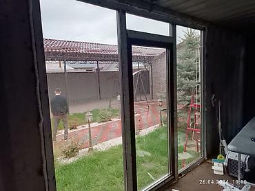 дверь балконная: Панорамный оконный блок с дверью - Конструкция: трехсекционное — 1