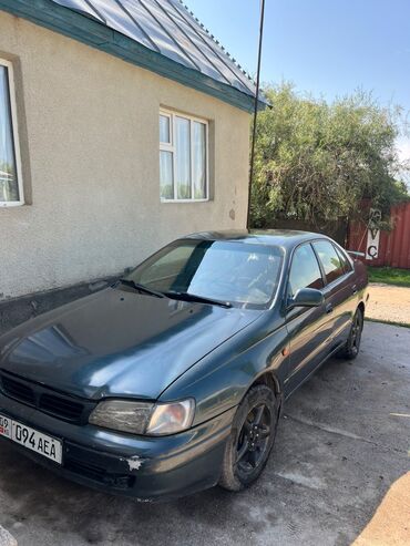 продам срочно машину: Toyota Carina E: 1997 г., 1.8 л, Механика, Бензин, Седан