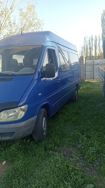 сплинтер грузовой: Микроавтобус Mercedes-Benz Sprinter синего цвета. Высокая крыша