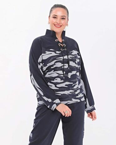 Trenerke: Crna i teget
2xl - 4xl
4200 — 1