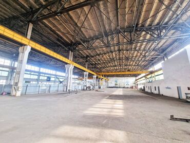 Anbar və emalatxanalar: Xətai rayonu, Babək prospektində səliqəli, hündür və işıqlı anbar — 2