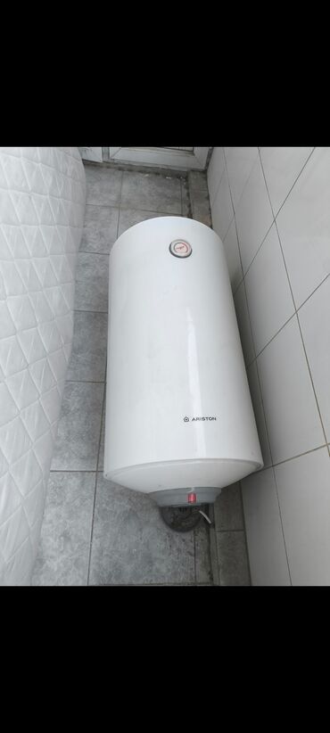 məişət avadanlıqları: Ariston 80 l