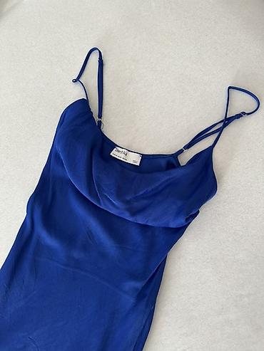 helanke 116: Saten haljina na bretele – Bershka - Boja: intenzivno kraljevsko — 4