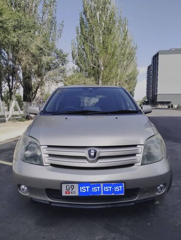 хоба машина: Toyota ist: 2003 г., 1.5 л, Автомат, Бензин, Хэтчбэк