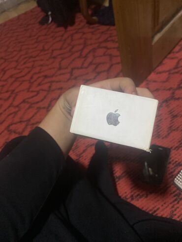 Apple iPhone: IPhone 4S — 10