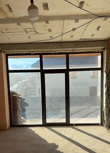 Готовые алюминиевые окна: Готовое алюминиевое окно, Тип окна: Витражные, Декоративные особенности: Фрамуга, Б/у, Без установки, Без рассрочки — 2