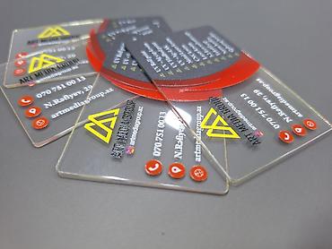 pameran it: Qapi lovheleri, UV ultra benovseyi print, her nov material uzerinde — 2