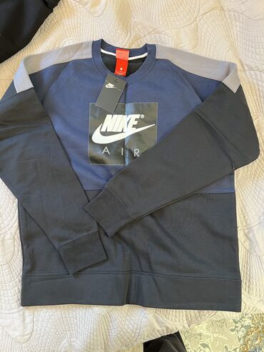 мужская зеленая футболка: Men's Sweatshirt, L (EU 40), Nike, Новый, цвет - Черный, Самовывоз, Бесплатная доставка, Платная доставка