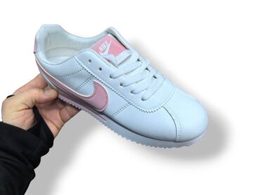 Women's Sneakers and athletic shoes: Nike cortez patike NOVO
Novo
Brojevi 36 do 41
fb Moja Kupovina 1 na lalafo.rs — 10 Women's Sneakers and athletic shoes: Nike cortez patike NOVO
Novo
Brojevi 36 do 41
fb Moja Kupovina 1 — 10