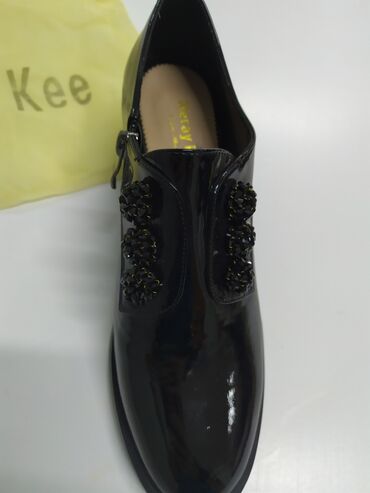 303 объявлений | lalafo.kg: Женская обувь.Новые туфли на осень-весну,черные