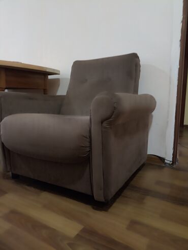 мебель зал: Классическое кресло, Для зала, Б/у
