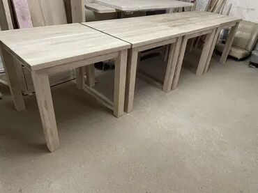 Stolovi: Trpezarijski sto – hrast, puno drvo Trpezarijski sto izrađen je od — 5