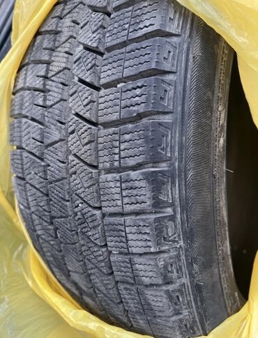 Шины: Шины 235 / 45 / R 18, Зима, Б/у, Комплект, Легковые, Корея, Kumho