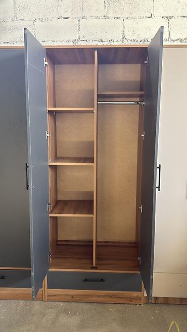 Стулья для зала: Стул для зала, Новый, Дерево — 31