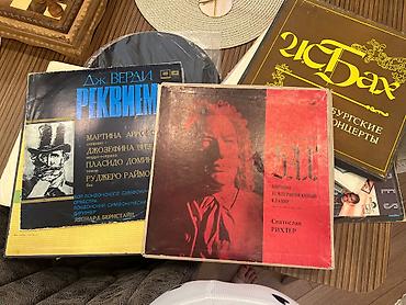 dvd qiymetleri: Qrammofon ücün 25 eded disk satilir .Qiymet 110 azn Unvan 8 — 4