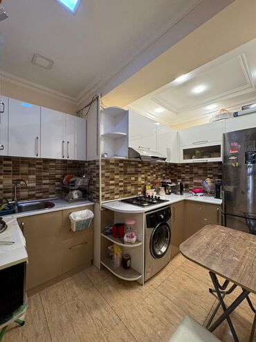 Uzunmüddətli kirayə mənzillər: Yeni Yasamal 29/14 mertebe.2-3 otaqa düzəlib.
- -da lalafo.az — 8 Uzunmüddətli kirayə mənzillər: Yeni Yasamal 29/14 mertebe.2-3 otaqa düzəlib.
- — 8