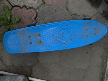 обмен на скейт: Продам скейт борт, очень удобный, в крутой ярко сине-голубой
