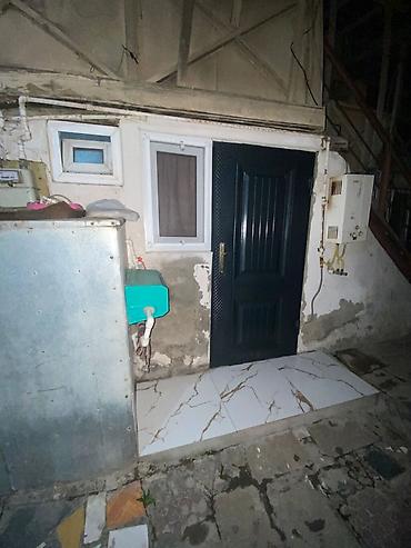 lapet senedi: Bakı, Bayıl, 3 otaqlı, Köhnə tikili, m. İçərişəhər, 50 kv. m — 1