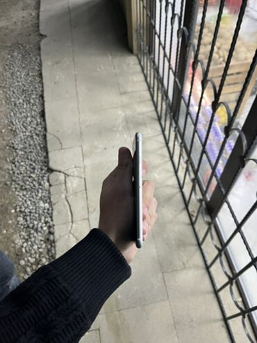 Apple iPhone: IPhone SE 2020, 128 GB, Ağ, Barmaq izi — 10