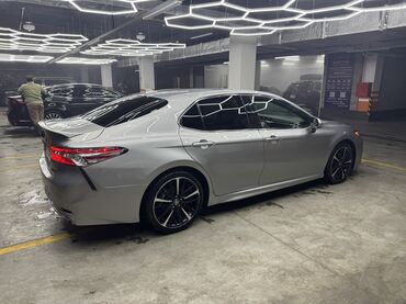 Toyota: Toyota Camry: 2020 г., 2.5 л, Автомат, Бензин, Седан — 5