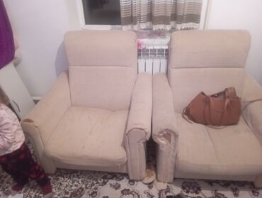 кресло биг бен: Отдам Даром Комплект мягкой мебели: диван и два кресла - Формат: 3