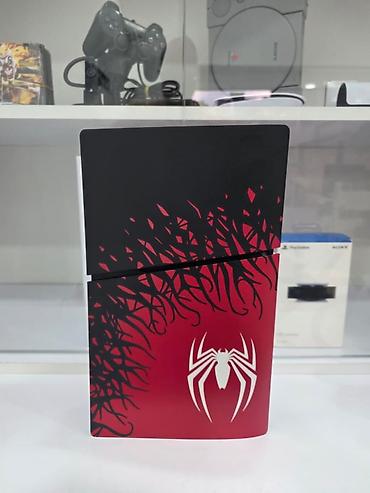 Məhsul: PlayStation 5 Slim üçün “Spider‑Man” temalı ön və arxa