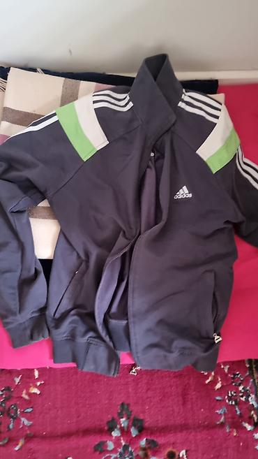 adidas jacket: Kişi üst geyimləri dəsti - Yaşıl kapüşonlu yüngül jaket: tam ön — 6