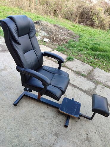 продается педикюрное кресло: Продаю педикюрное кресло, возможен торг