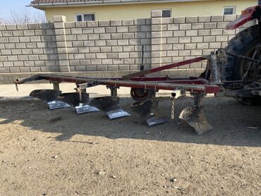 Оборотные плуги, перевертыши: Навесной оборотный плуг для трактора, 5-корпусный. Плн 5-35. Рама — 10