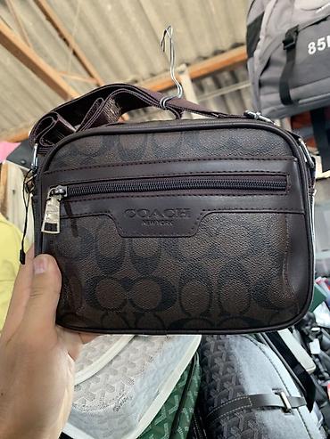 Классические сумки: Сумка через плечо COACH New York, компактная модель в фирменном — 1