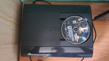 Playstation 3 super slim 500GB. Ela veziyyetdedir. Tek problemi 2-3