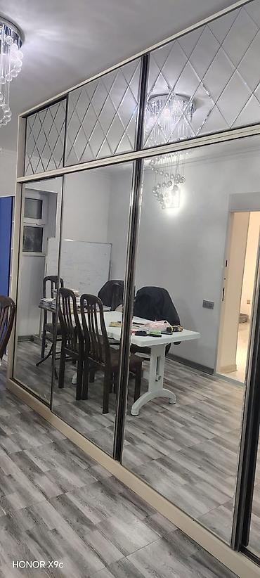 dolab ofis: Geniş güzgülü kupe dolab - 4 panelli sürgülü kupe sistem: Boydan‑boşa — 1