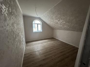 Продажа коттеджей и домов: Продаю Ак ордо 100 метров от Гагарина Газ, канализация есть Участок — 10