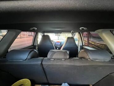 Kia: Kia Cee’d SW, ağ rəng, universaldır. Şəhər və uzun yol üçün praktik və — 7