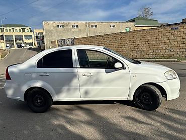 2 el motor: Chevrolet Aveo: 1.4 l | 2011 il 274200 km Sedan — 4