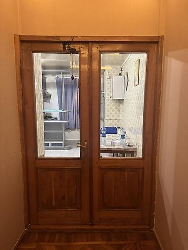 qoz qapı: Qapilar ve cerciveler Qoz agacindadir. Normal veziyyetdedir. 2eded — 9