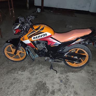 Honda CBF с фирменной расцветкой Repsol - Яркий спортивный дизайн — 4